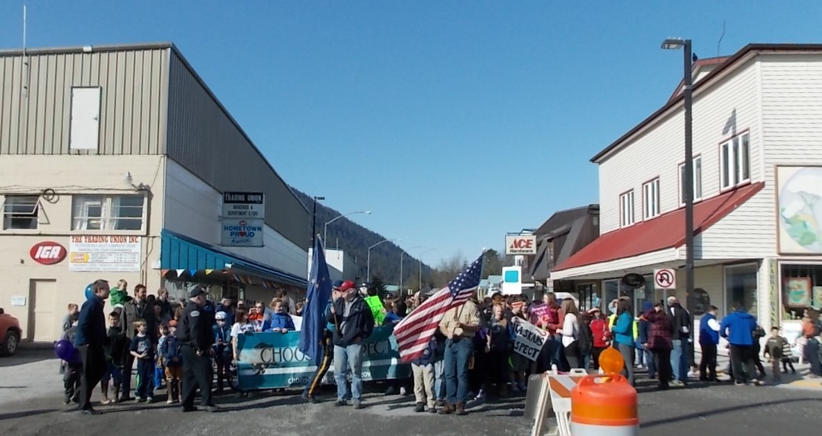Petersburg rallies against violence