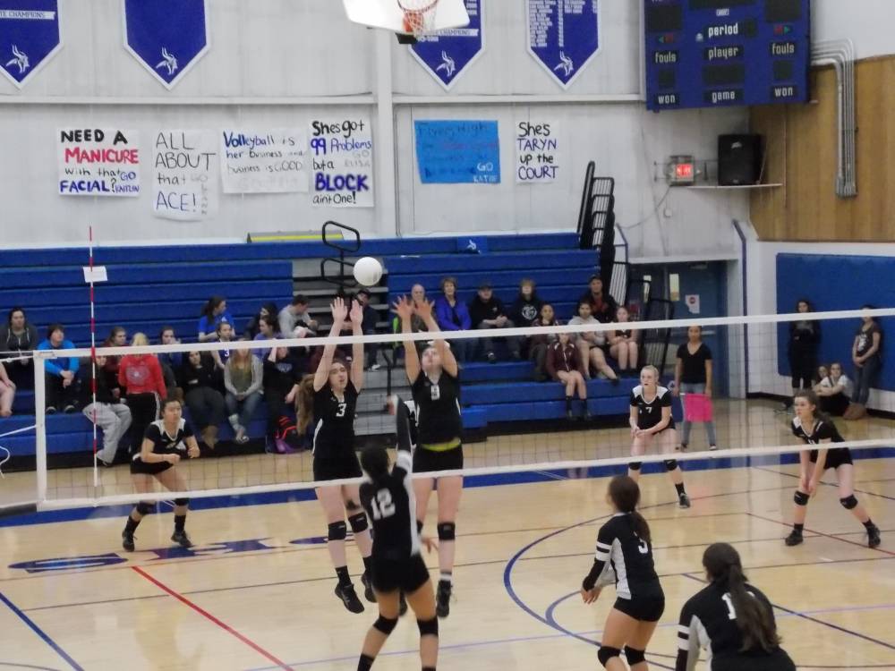 PHS volleyball teams enjoy success on home court