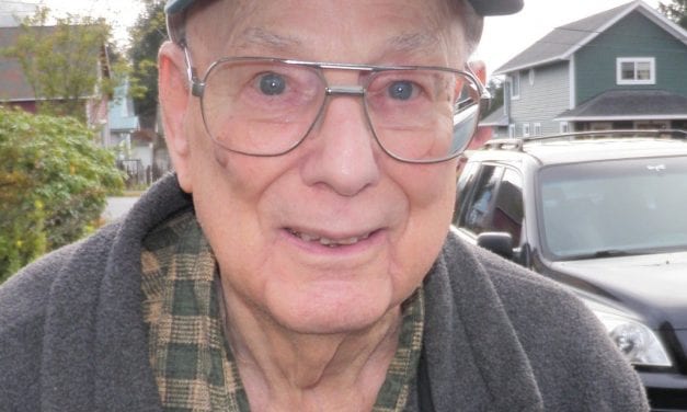 Petersburg aviation pioneer dies at 94