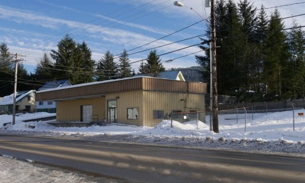 Assembly votes again to negotiate Petro land swap