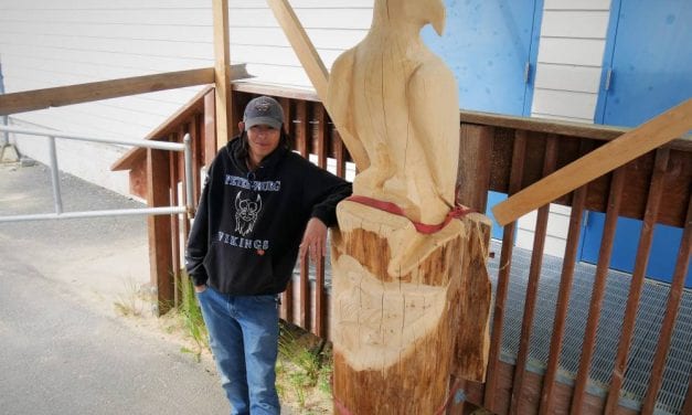 Petersburg senior helps to carve sculpture for elementary school