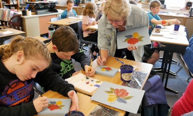 Petersburg 5th graders get a lesson in Norwegian rosemaling