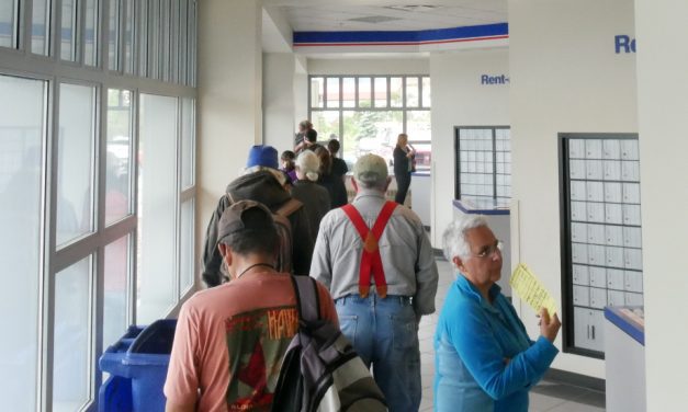 Petersburg post office has long wait for counter service