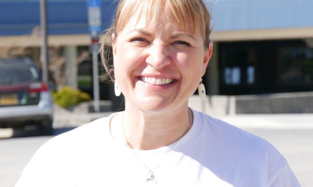 Candidate for lieutenant governor campaigns in Petersburg