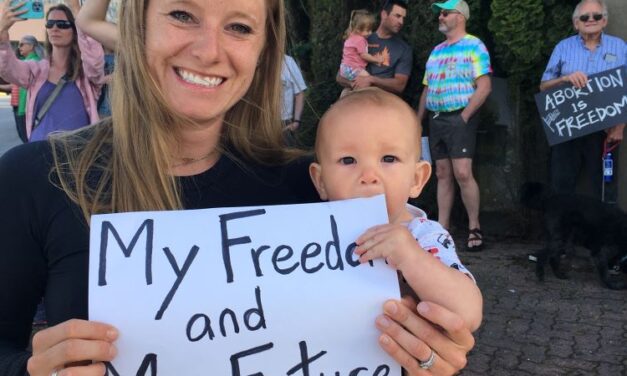 Petersburg citizens hold a pro-choice rally