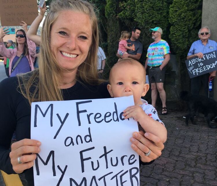 Petersburg citizens hold a pro-choice rally