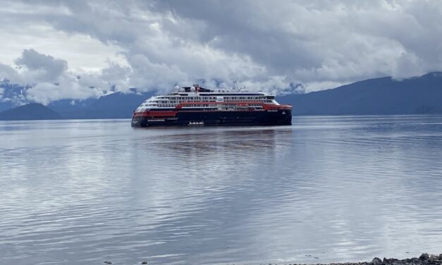 Norwegian cruise ship comes to Little Norway