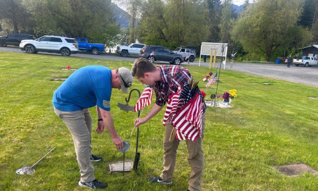 Volunteers prepare Petersburg’s cemetery for Memorial Day