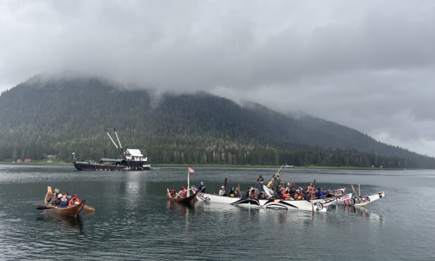 Canoes journeying to Celebration welcomed in Petersburg