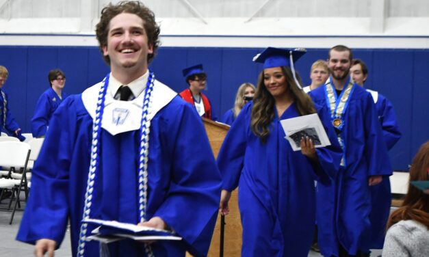 Petersburg seniors highlight community and connection during 2025 graduation
