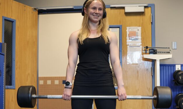 Petersburg teenage powerlifter earns record, championship title in first year competing