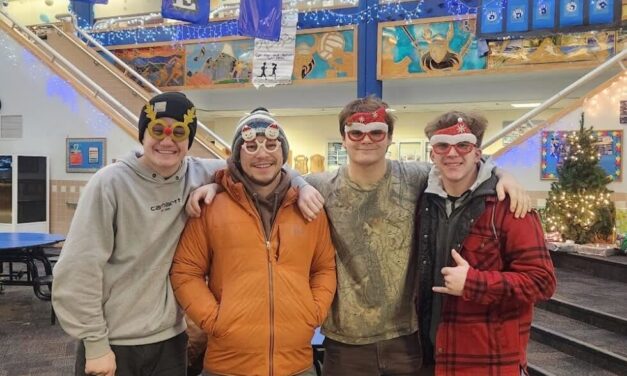 Success at regional competition sends three Petersburg wrestlers to state