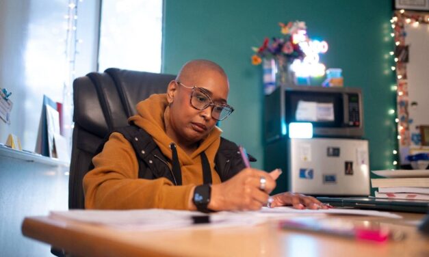 To keep AI out of her classroom, this high school English teacher went analog