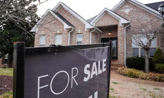 Mortgage rates fall below 6% for the first time in years