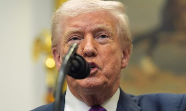 Trump pardons 5 former NFL players for crimes ranging from perjury to drug trafficking