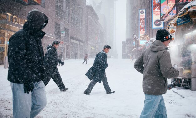 Blizzard conditions and high winds forecast for NYC, East coast