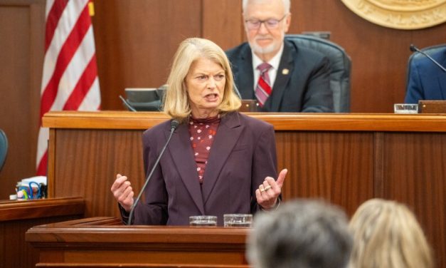 Murkowski asks Alaska Legislature to up its game