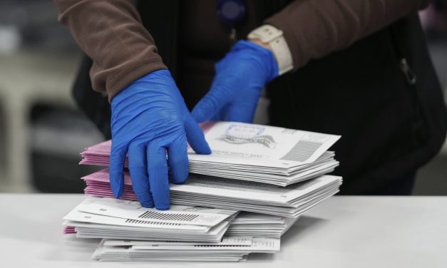 Trump signs a new executive order on voting. Experts say he lacks the authority