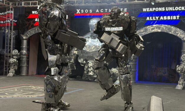Giant robots battle it out in Detroit’s Robowar