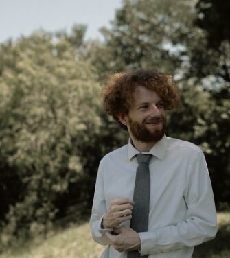 Anchorage teacher announces run for U.S. House as an independent