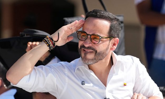 Right-wing candidate pulls ahead in first round of Colombia’s presidential vote