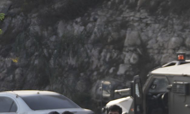 Israel orders closure of West Bank after soldiers kill 2 men behind an alleged attack